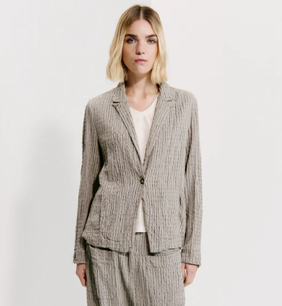 Giacca slim a righe in tessuto goffrato misto cotone e viscosa ZA102- Transit Par Such - immagine 4