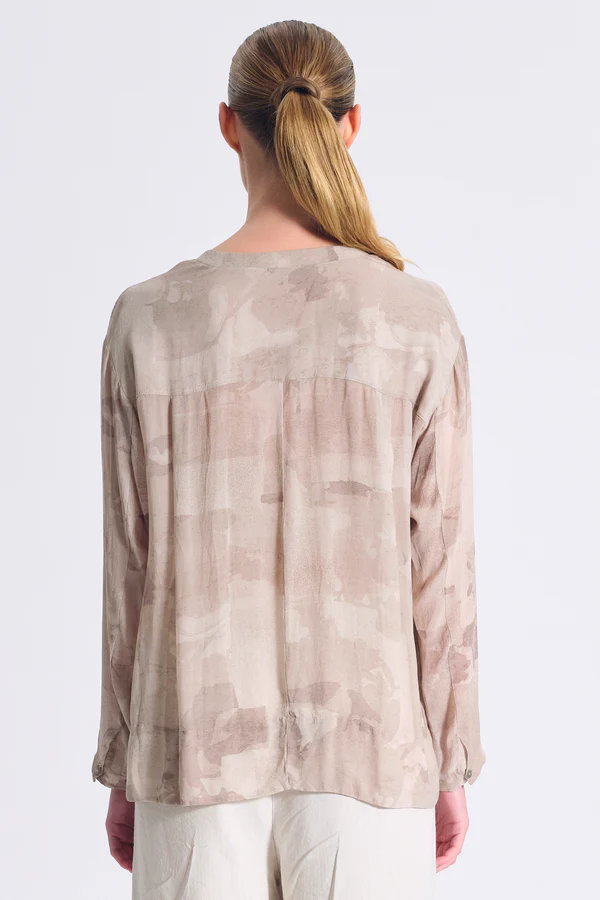 Camicia over con scollo a v in georgette di viscosa stampata CS281 - Transit Par Such - immagine 4