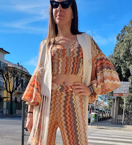 Top Crop con manica ampia e scollo a V - PHO Firenze